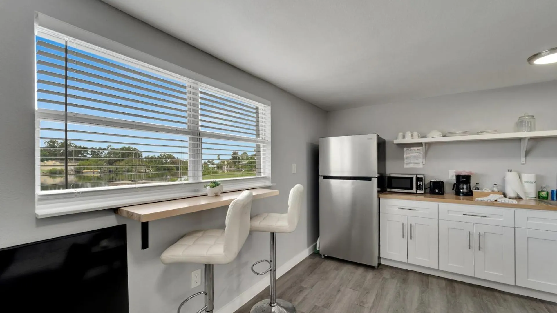 8818 Rocky Creek Drive, Unit B Apartment Tampa